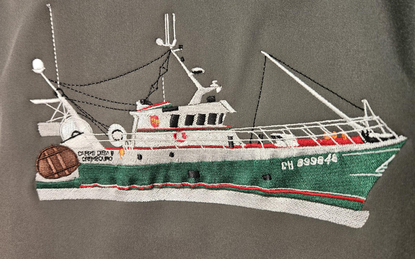 Broderie sur-mesure · chalutier de Cherbourg